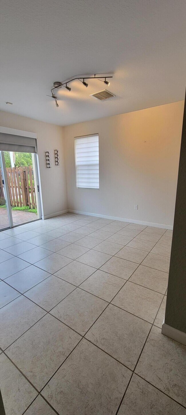 Building Photo - 11357 NW 87th Ln