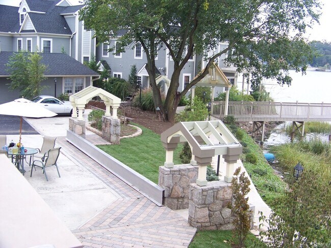 Building Photo - 764 Quinnipiac Ave