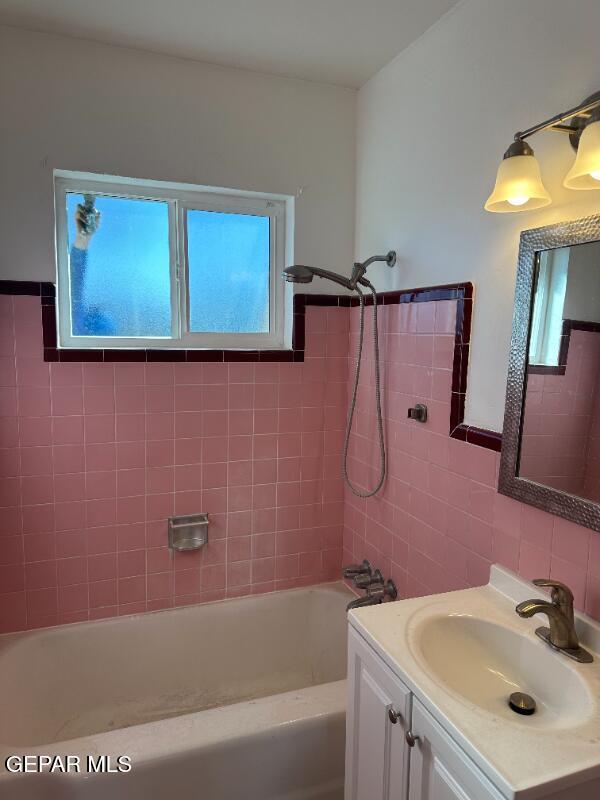 Building Photo - 3332 Mobile Ave