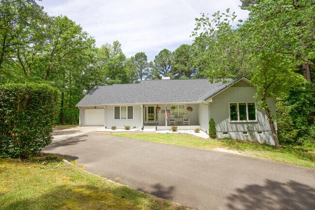 Building Photo - 806 Sumac Ln