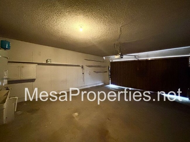 Building Photo - 13185 Rolling Ridge Dr