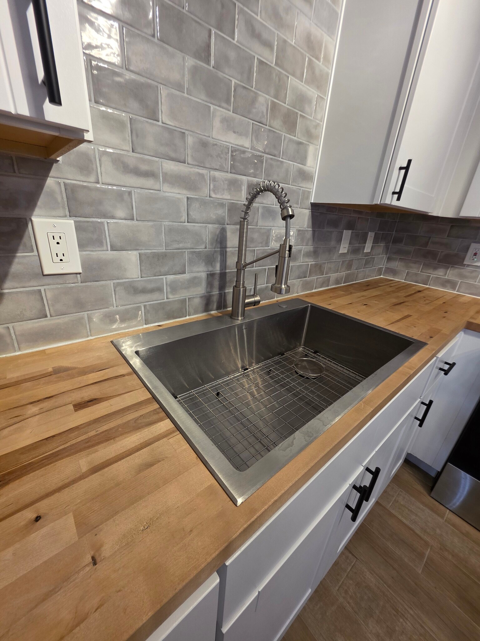 Building Photo - 1749 E Pepper Cir