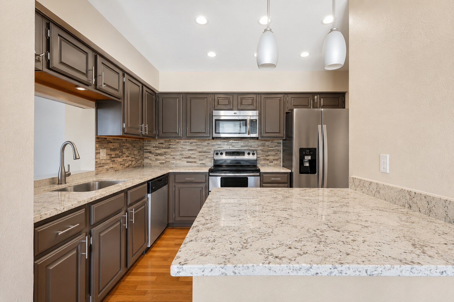 Building Photo - 1301 Memory Ln
