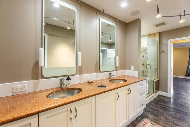 Building Photo - 5816 Leven Links Ct