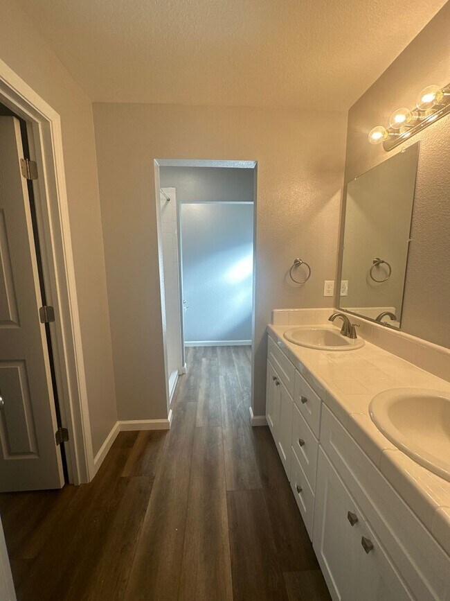 Building Photo - 9523 Bancroft Way