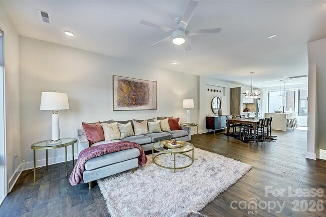 Building Photo - 1208 Minter Pl