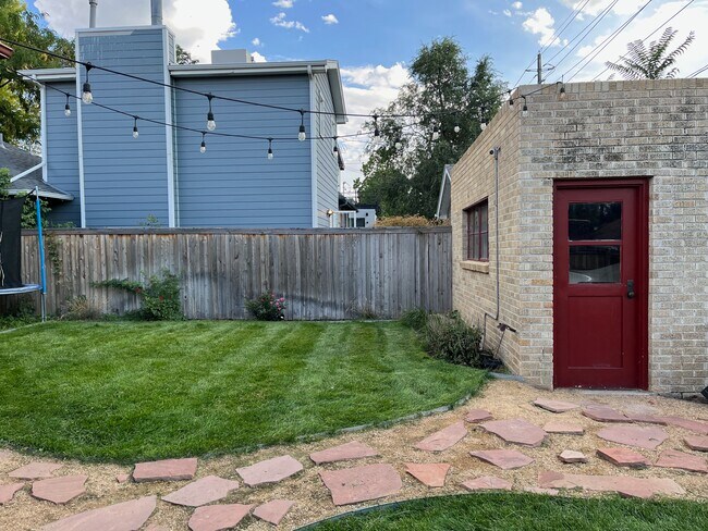 Building Photo - 933 Harrison St