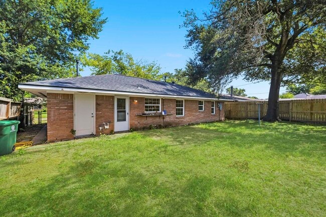 Building Photo - 5109 Nina Lee Ln