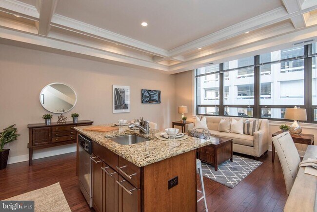 Building Photo - 1501 Locust St