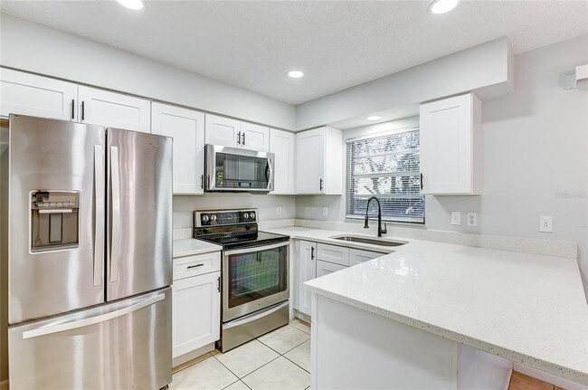 Building Photo - 1421 NE 38th St