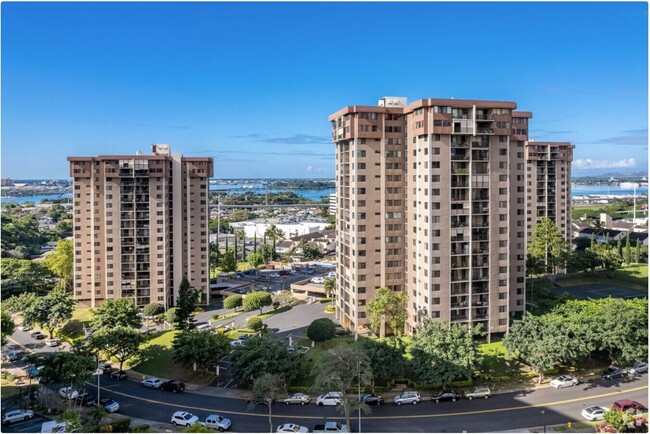 Building Photo - Park At Pearlridge 2 bedroom/ 2bath Condo