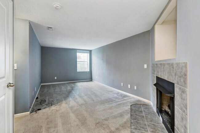 Building Photo - 6479 Walnut Fork Dr