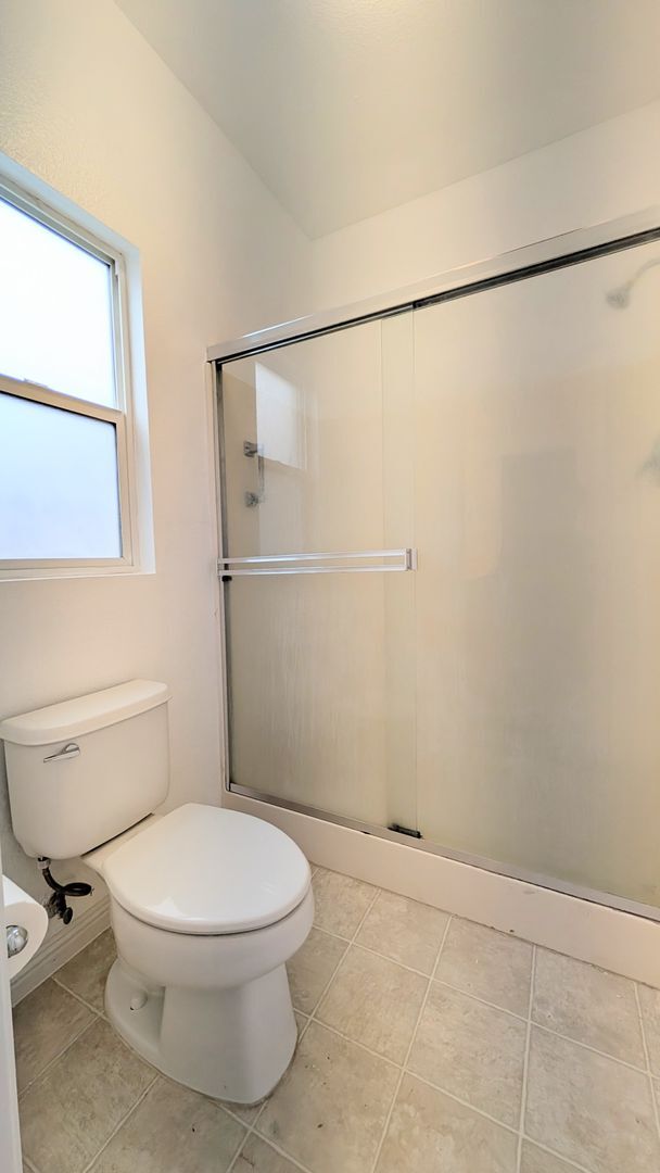 Building Photo - Very cute Single Story Single Family in Elk Grove