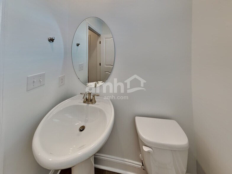 Building Photo - 5311 Trust Dr