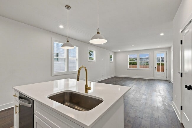 Building Photo - 5618 Obrien Ave