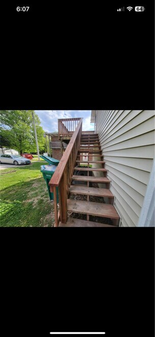 Building Photo - 3600 Falling Springs Rd