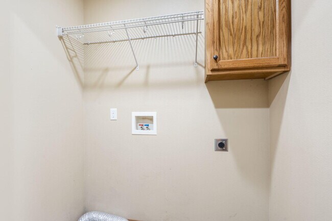 Building Photo - 719 E Watermill Cir