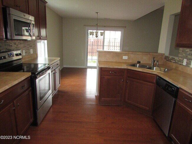 Building Photo - 4409 Southern Pine Dr SE