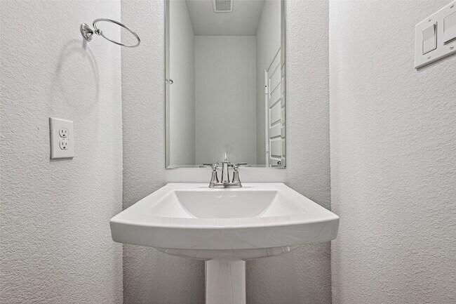Building Photo - 6602 Albany Forest Ct