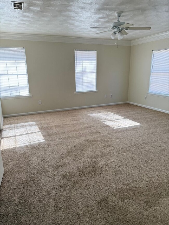 Building Photo - 4 Bedroom, 3 Bath Home – Fully Updated & Move-In Ready! ($1,900/mo)