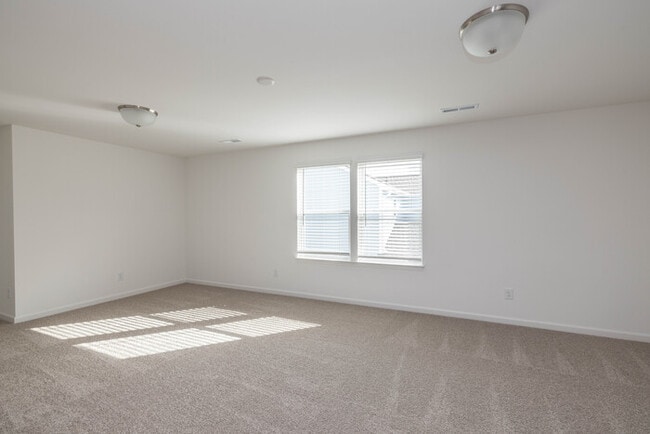 Building Photo - NEW 4BD/3BTH HOUSE- STONEBRIDGE FAIRWAYS COMMUNITY