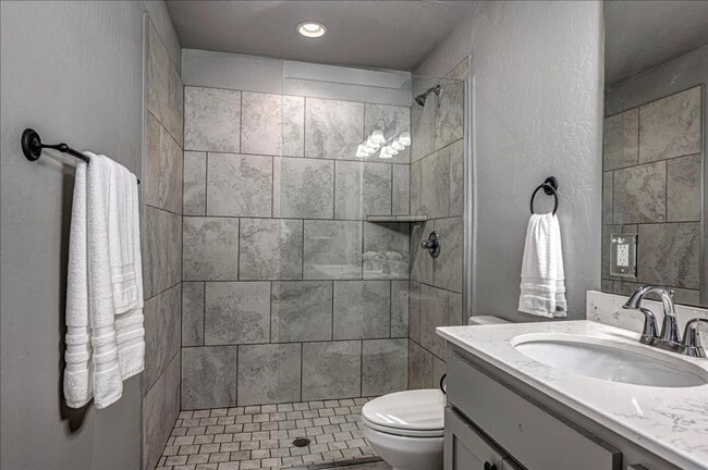 Building Photo - 10300 Glover River Dr