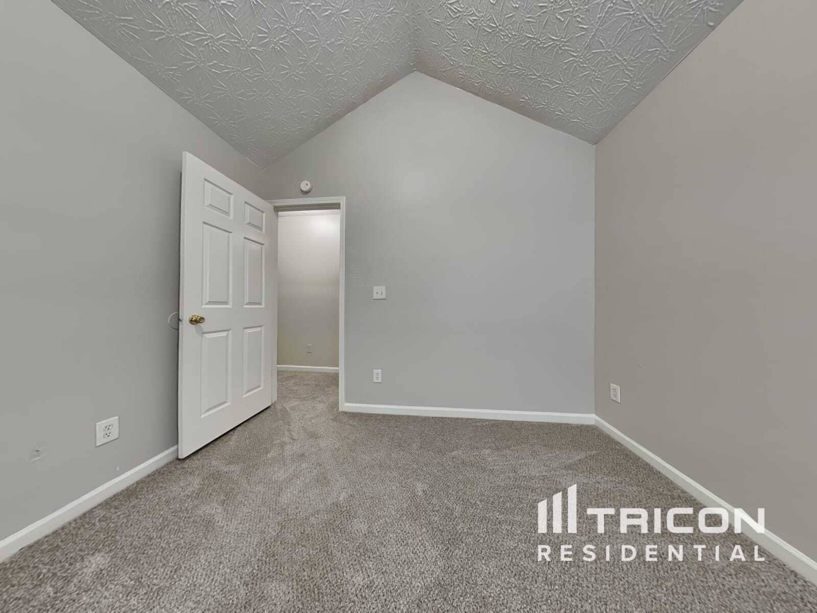 Building Photo - 1437 Gates Cir SE