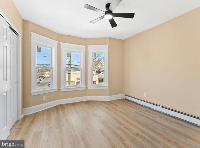 Building Photo - Charming 3BR House in Trenton
