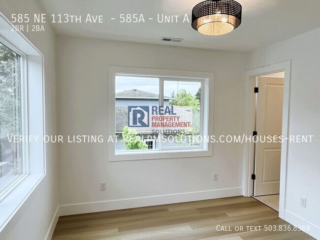 Building Photo - 585 NE 113th Ave