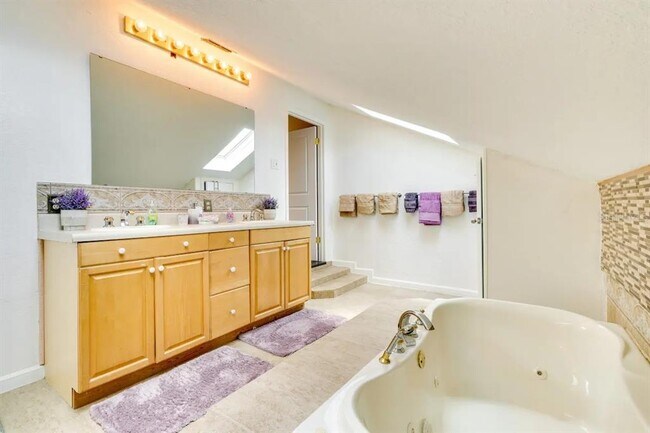 Building Photo - 25 S Ortman Dr