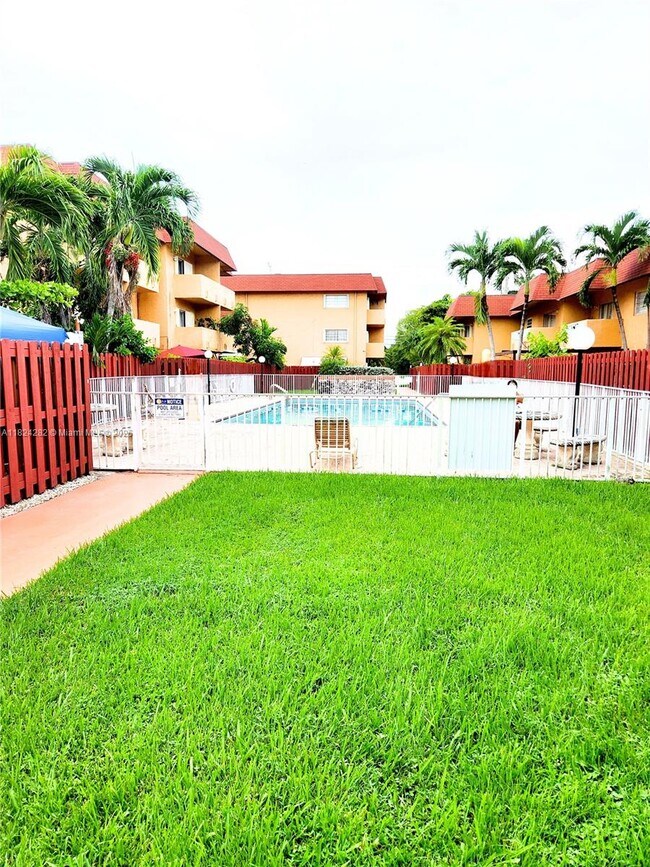Building Photo - 9962 SW 88th St