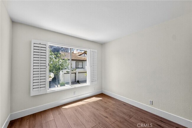 Building Photo - 18 Glen Cove