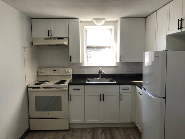 Building Photo - 103 Trapelo Rd