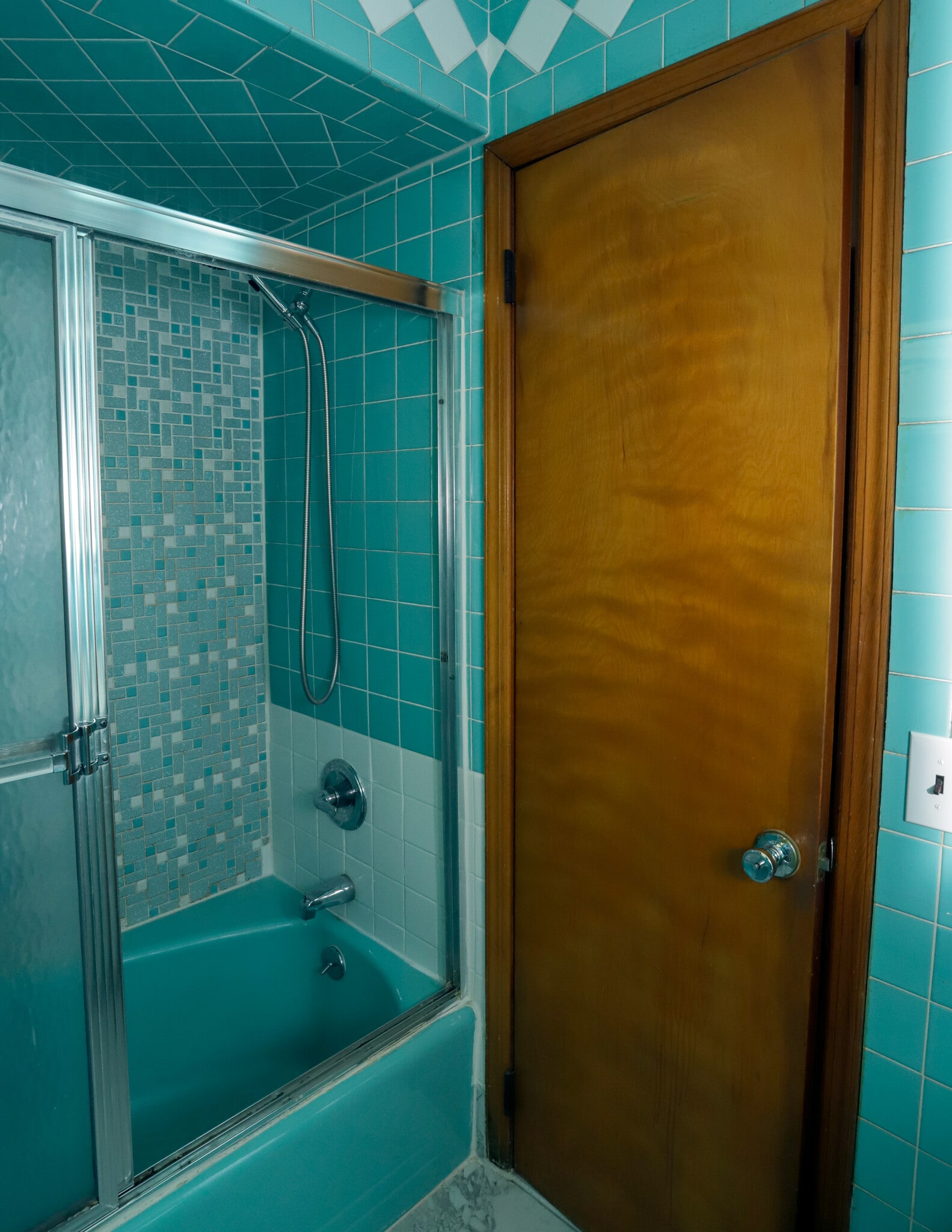 Building Photo - 15 Bleecker St