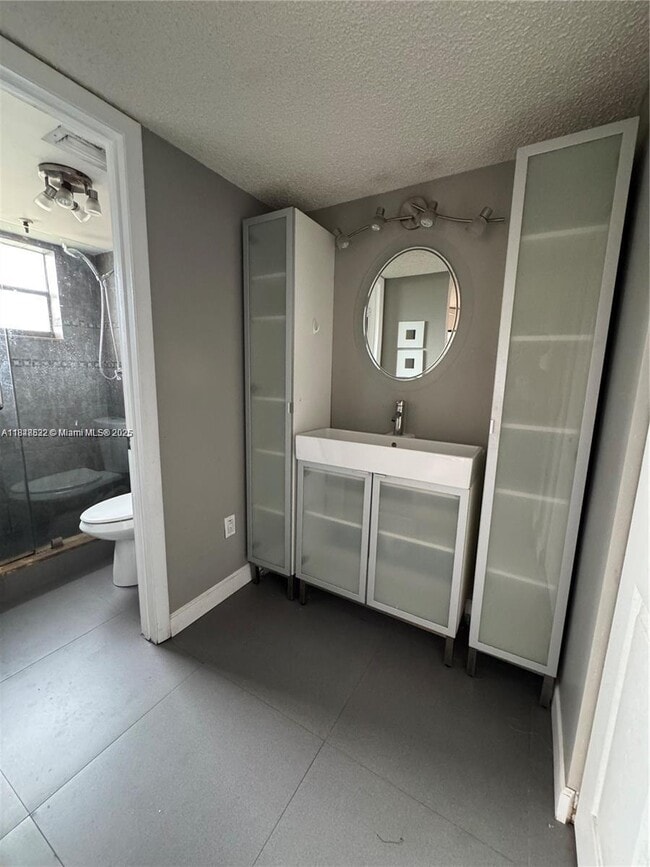 Building Photo - 1226 N Hiatus Rd