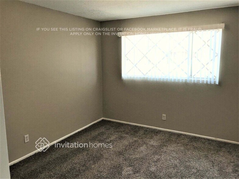 Building Photo - 3409 W Poinsettia Dr