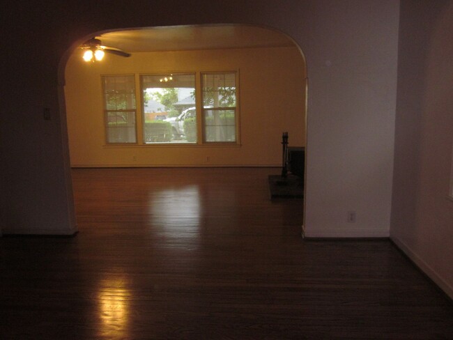 Building Photo - Vintage home with Harwood flooring