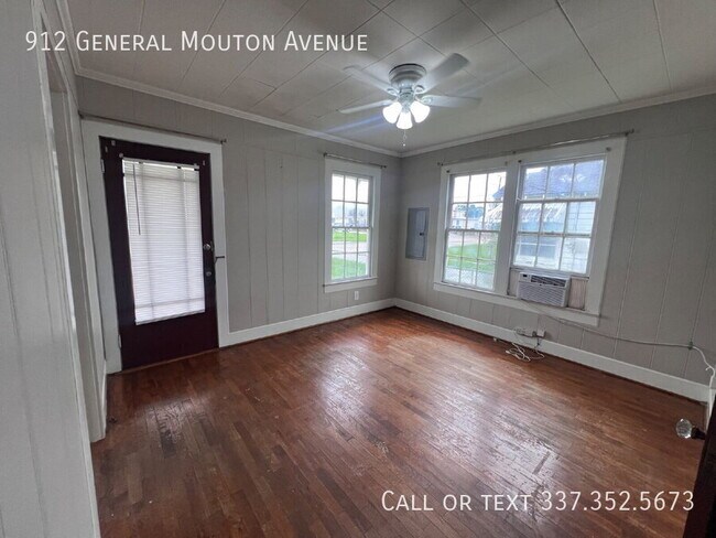 Building Photo - 912 General Mouton Ave