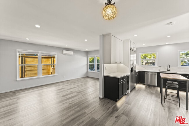 Building Photo - 2654 33rd St