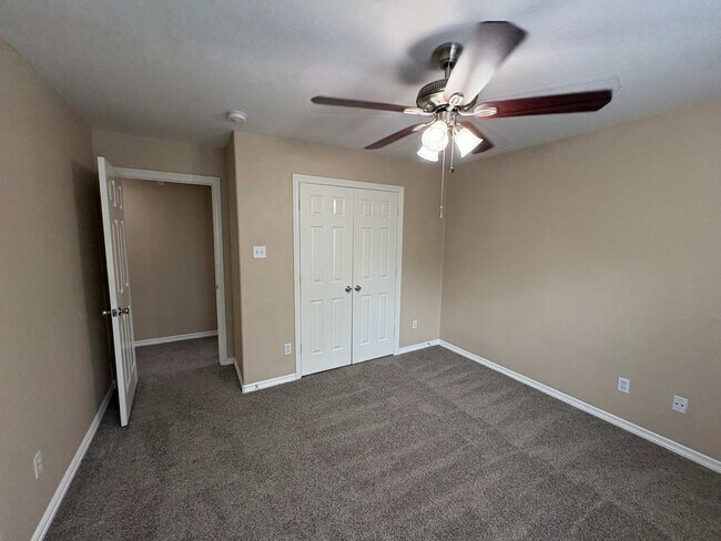 Building Photo - 9139 Prairie Trails Dr