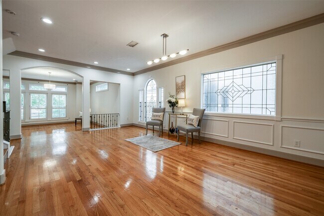 Building Photo - 2019 Morse St