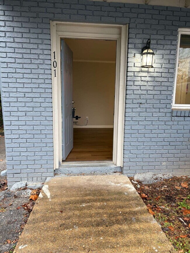 Building Photo - 105 P' Poole Ave #101: Red Bank 1Bed/1Bath Apartment w/ Laundry Units, Central AC, and Granite Co...