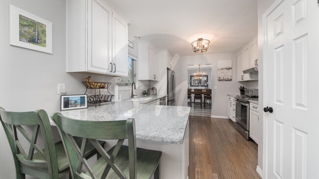 Building Photo - Remodeled Gem in Briargate