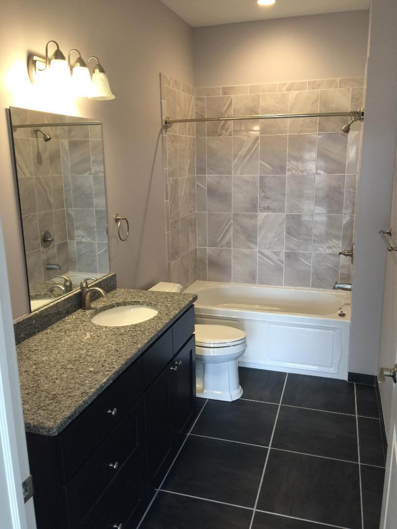 Master Bath - 3247 Biddle Ave