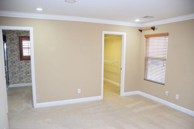 Building Photo - 60 Dark Creek Ave