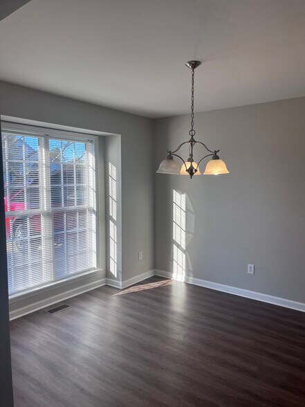 Building Photo - 417 Flagg Rd