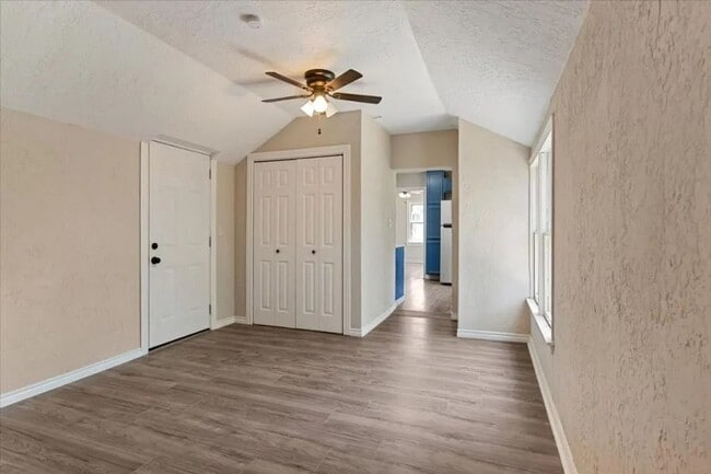 Building Photo - 807 SW Jefferson Ave