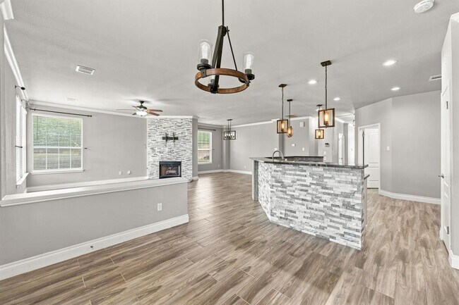 Building Photo - 1600 Viki Lynn Ct