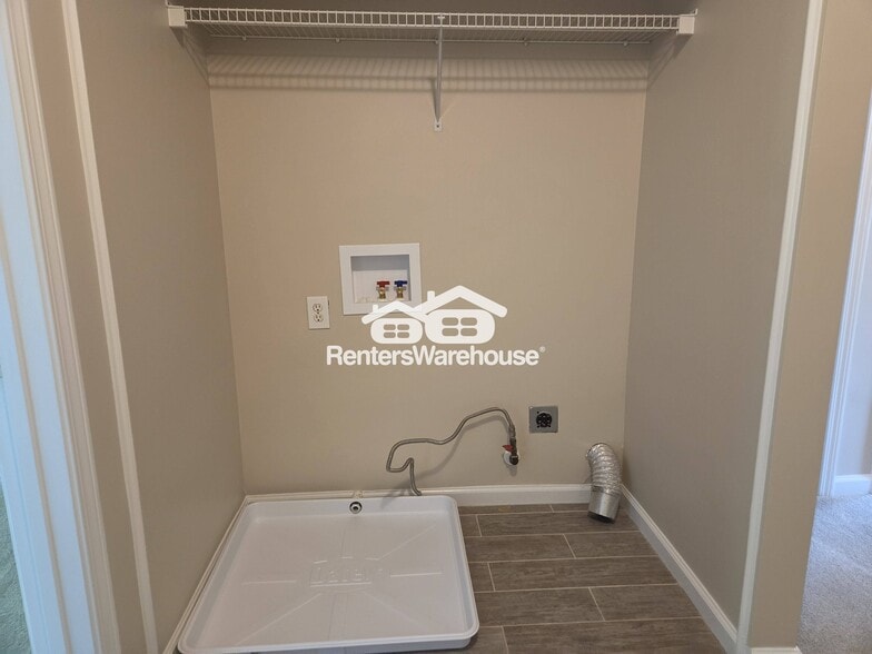 Building Photo - 57 Highoak Dr