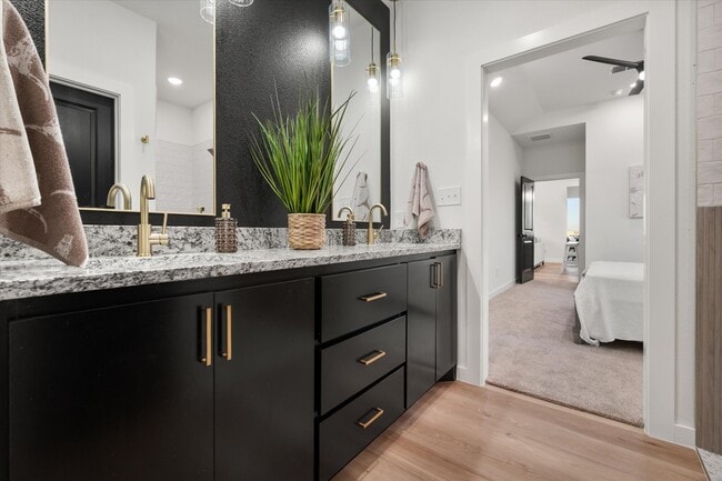 Building Photo - 1415 Farmhouse Ave